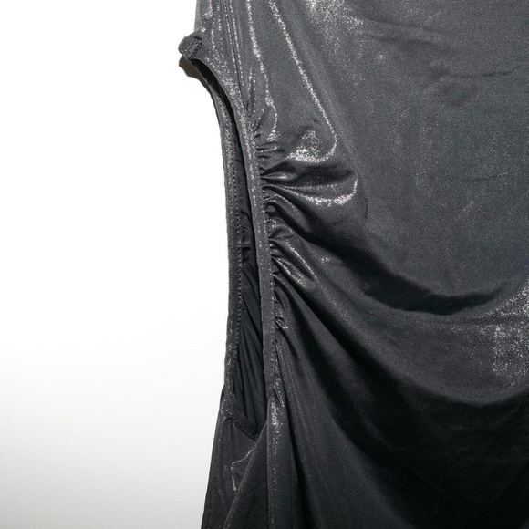 One should top - Picture 3 of 8